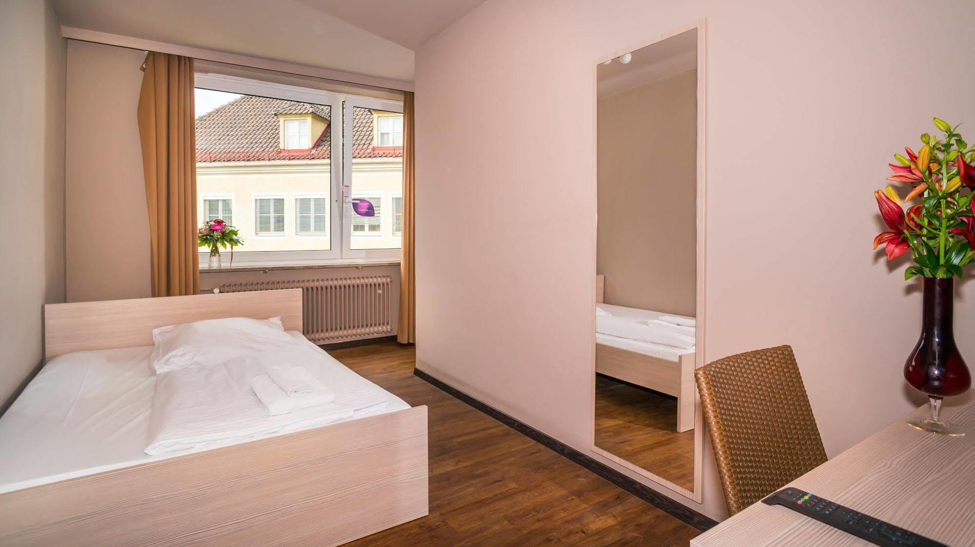 Smart Stay - Hostel Munich City Exteriér fotografie